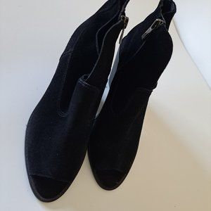 Jessica Simpson Black Suede peep-toe Cowgirl Inspired booties size 9